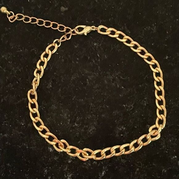 8” gold tone Figaro chain link bracelet with 2” extender - Picture 1 of 7